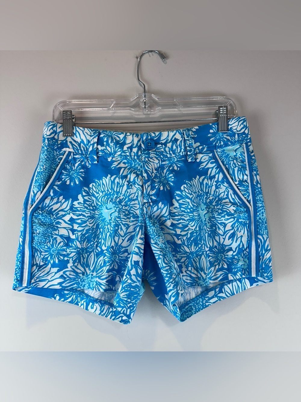 Lilly Pulitzer Lion in the Sun Blue Callahan Beach Coastal Summer Shorts Size 2